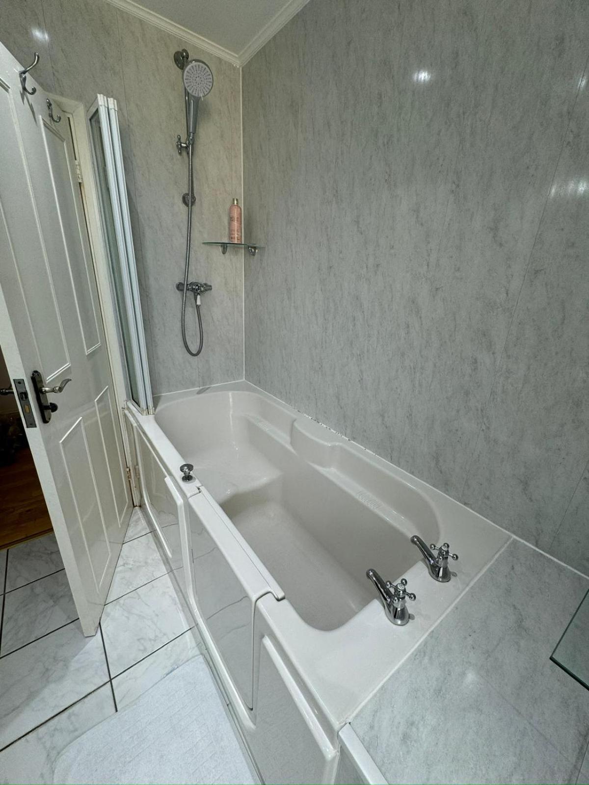 Serene Ocean Side Apartment Btn Brighton Ngoại thất bức ảnh